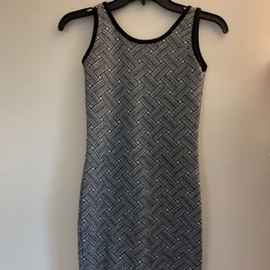Girls Knit Dress - M